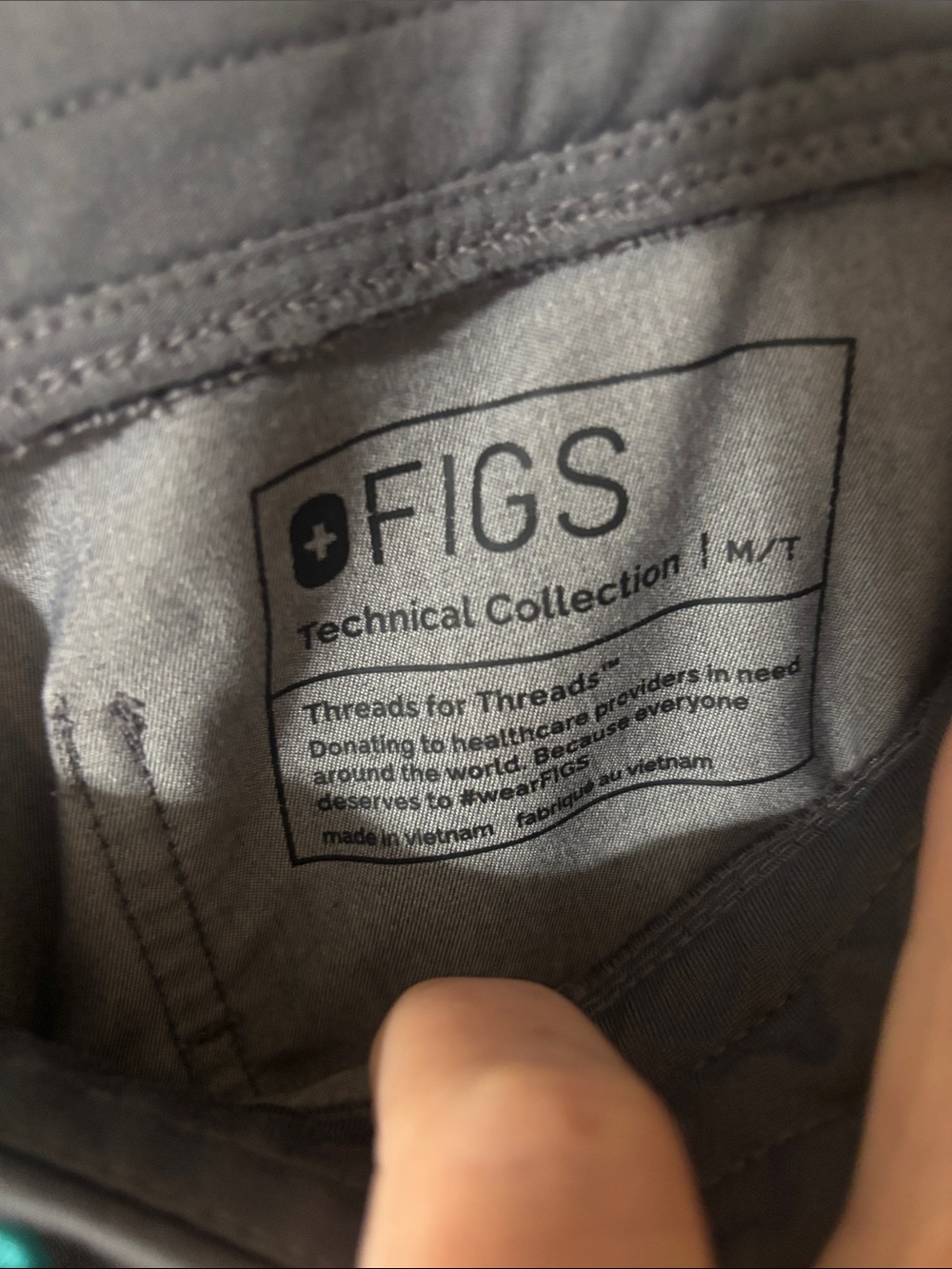 FIGS-Women’s Scrub Set In - Picture 5 of 10
